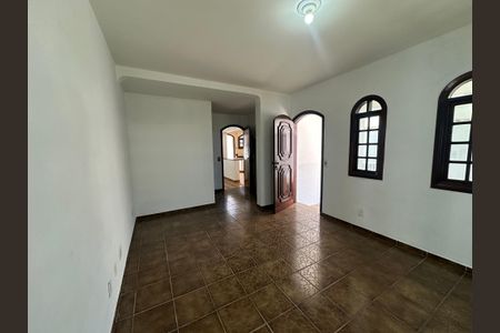 Casa para alugar com 240m², 4 quartos e 3 vagasSala