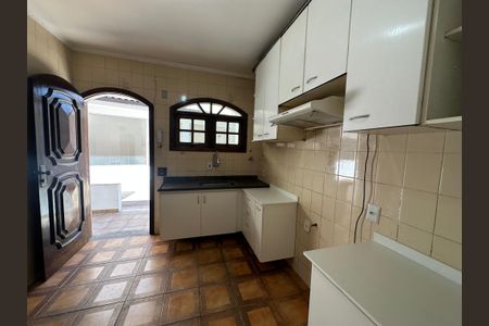 Casa para alugar com 240m², 4 quartos e 3 vagasCozinha
