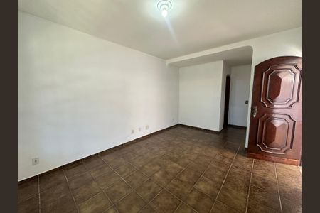 Sala de casa para alugar com 4 quartos, 240m² em Vila Universal, Barueri