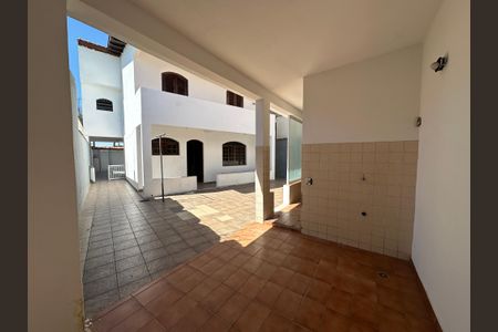 Casa para alugar com 240m², 4 quartos e 3 vagasQuintal