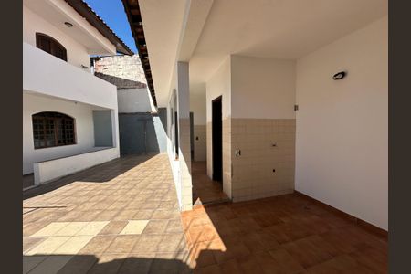 Casa para alugar com 240m², 4 quartos e 3 vagasQuintal