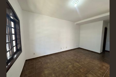 Casa para alugar com 240m², 4 quartos e 3 vagasSala