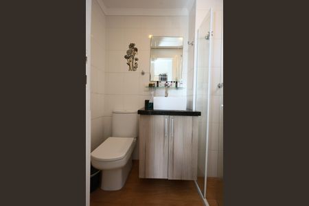 Apartamento à venda com 69m², 3 quartos e 2 vagas Apartamento à venda com 69m², 3 quartos e 2 vagasBanheiro da Suíte