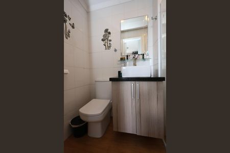 Apartamento à venda com 69m², 3 quartos e 2 vagas Apartamento à venda com 69m², 3 quartos e 2 vagasBanheiro da Suíte