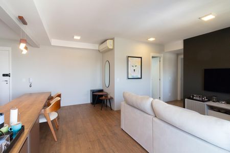 Sala de apartamento à venda com 2 quartos, 66m² em Ferreira, São Paulo