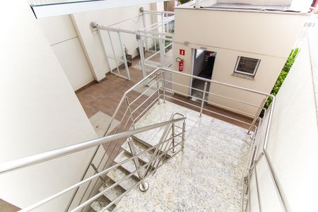 Apartamento à venda com 50m², 2 quartos e 1 vagaEscada
