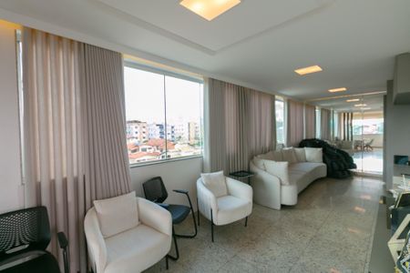 Apartamento à venda com 4 quartos, 244m² em Castelo, Belo Horizonte