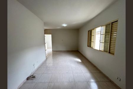 Sala de casa para alugar com 3 quartos, 180m² em Santa Mônica, Uberlândia