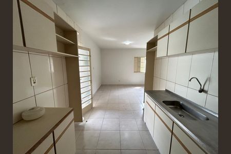 Cozinha de casa para alugar com 3 quartos, 180m² em Santa Mônica, Uberlândia