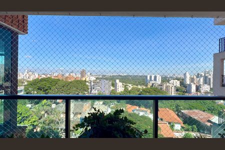 Apartamento para alugar com 150m², 3 quartos e 2 vagasVaranda