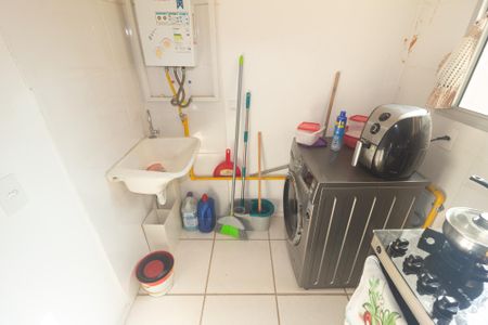 Apartamento para alugar com 46m², 2 quartos e 1 vaga Apartamento para alugar com 46m², 2 quartos e 1 vagaCozinha e Área de Serviço
