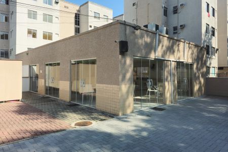 Apartamento para alugar com 46m², 2 quartos e 1 vaga Apartamento para alugar com 46m², 2 quartos e 1 vagaÁrea comum - Salão de festas