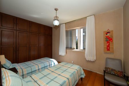 Apartamento à venda com 200m², 4 quartos e 3 vagasQUARTO2