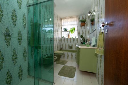 Apartamento à venda com 200m², 4 quartos e 3 vagasBANHEIRO2