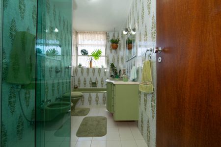 Apartamento à venda com 200m², 4 quartos e 3 vagasBANHEIRO2