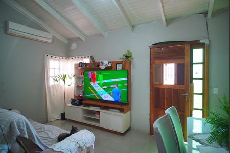 Sala de casa à venda com 4 quartos, 300m² em Costa E Silva, Porto Alegre