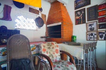 Casa à venda com 300m², 4 quartos e 2 vagasChurrasqueira