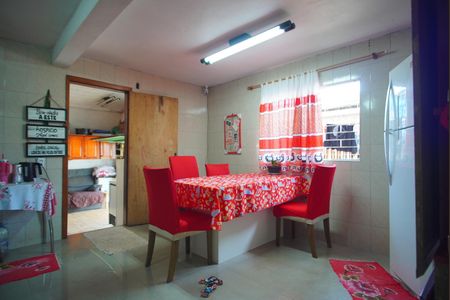 Cozinha de casa à venda com 4 quartos, 300m² em Costa E Silva, Porto Alegre