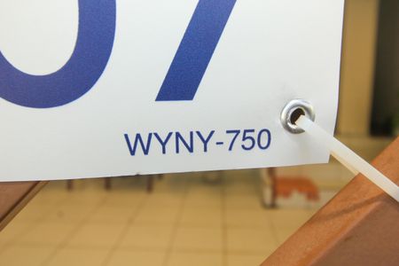 Casa à venda com 160m², 3 quartos e 1 vagaPlaca instalada em 15/04/2026 com o código WYNY-750
