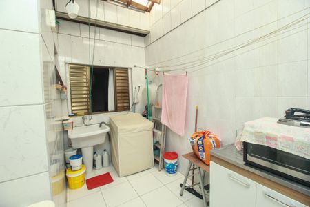 Casa à venda com 160m², 3 quartos e 1 vagaÁrea de Serviço