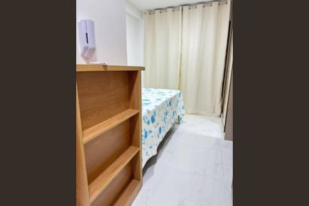 Quarto de apartamento para alugar com 1 quarto, 51m² em Caminho das Árvores, Salvador