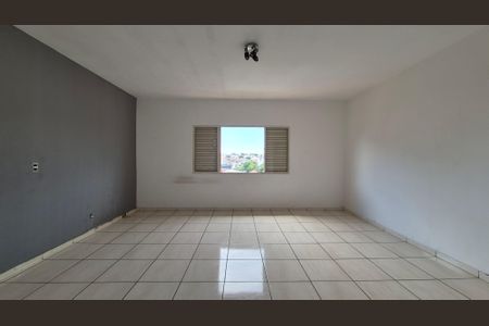 Casa para alugar com 174m², 4 quartos e 1 vagaSuíte