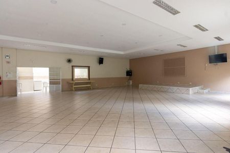 Apartamento à venda com 56m², 2 quartos e 1 vaga Apartamento à venda com 56m², 2 quartos e 1 vagaÁrea comum - Salão de festas