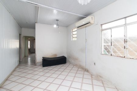 Sala de casa à venda com 2 quartos, 130m² em Cavalhada, Porto Alegre