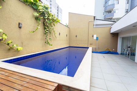 Apartamento à venda com 108m², 1 quarto e 1 vaga Apartamento à venda com 108m², 1 quarto e 1 vagaÁrea Comum - Piscina