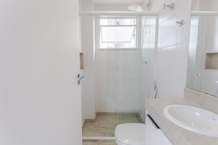 Banheiro Social de apartamento à venda com 1 quarto, 108m² em Floresta, Belo Horizonte