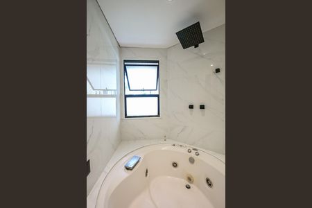 Apartamento à venda com 246m², 4 quartos e 4 vagasBanheiro Suíte 