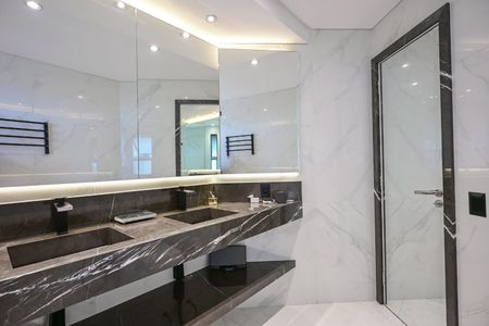 Apartamento à venda com 246m², 4 quartos e 4 vagasBanheiro Suíte 