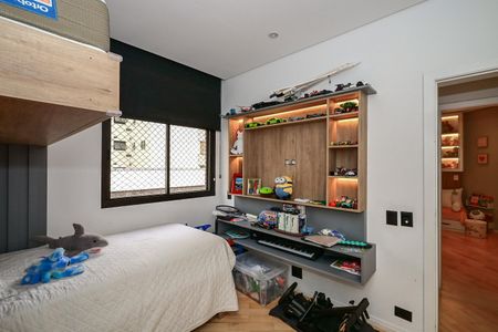 Apartamento à venda com 246m², 4 quartos e 4 vagasQuarto 2