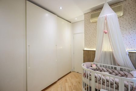 Apartamento à venda com 246m², 4 quartos e 4 vagasQuarto 1