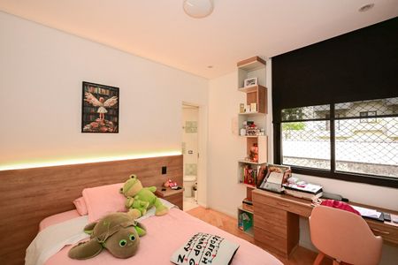 Apartamento à venda com 246m², 4 quartos e 4 vagasSuíte 2