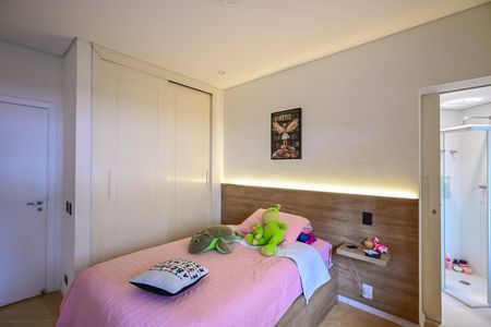 Apartamento à venda com 246m², 4 quartos e 4 vagasSuíte 2