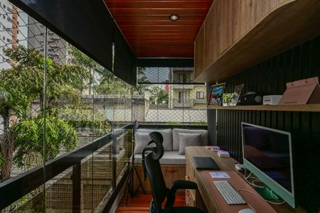 Apartamento à venda com 246m², 4 quartos e 4 vagasVaranda da Suíte 1