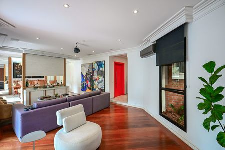 Sala de apartamento à venda com 4 quartos, 246m² em Real Parque, São Paulo