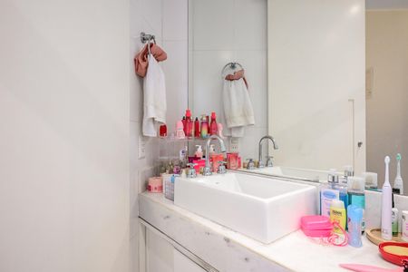 Apartamento à venda com 246m², 4 quartos e 4 vagasBanheiro Suíte 2