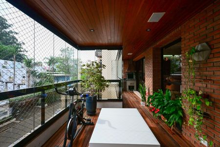 Varanda de apartamento à venda com 4 quartos, 246m² em Real Parque, São Paulo