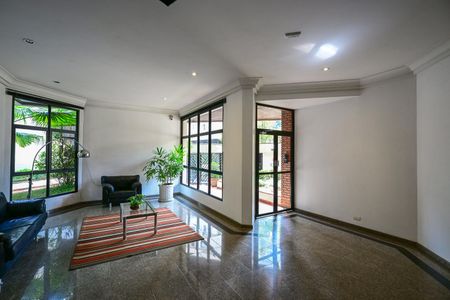 Apartamento à venda com 246m², 4 quartos e 4 vagasHall Social