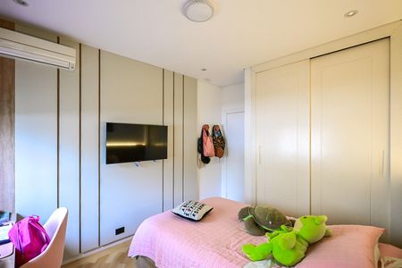 Apartamento à venda com 246m², 4 quartos e 4 vagasSuíte 2