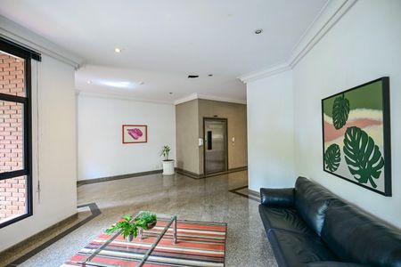 Apartamento à venda com 246m², 4 quartos e 4 vagasHall Social