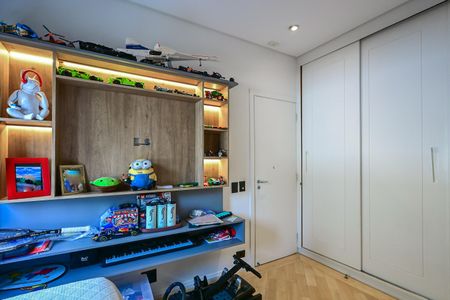Apartamento à venda com 246m², 4 quartos e 4 vagasQuarto 2