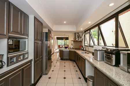 Apartamento à venda com 246m², 4 quartos e 4 vagasCozinha