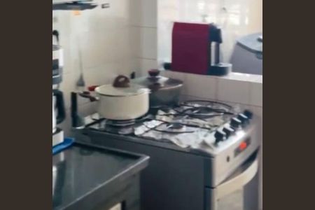 Cozinha de apartamento à venda com 2 quartos, 55m² em Itanhangá, Rio de Janeiro