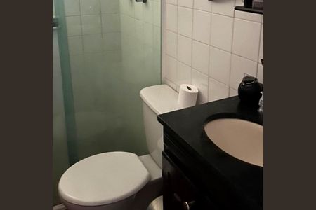 Banheiro de apartamento à venda com 2 quartos, 55m² em Itanhangá, Rio de Janeiro