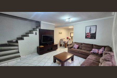 Foto 04 de casa à venda com 3 quartos, 130m² em Vila Gumercindo, São Paulo