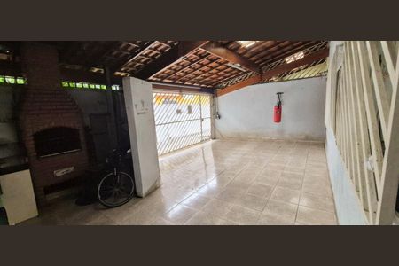 Casa à venda com 130m², 3 quartos e 2 vagasFoto 01