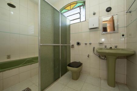 Casa para alugar com 360m², 3 quartos e 3 vagasBANHEIRO1